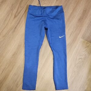 Nike Capri Leggings in Vibrant Blue